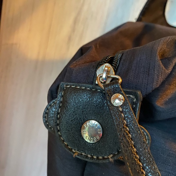 Nylon Roots Shoulder Bag - Picture 4 of 5